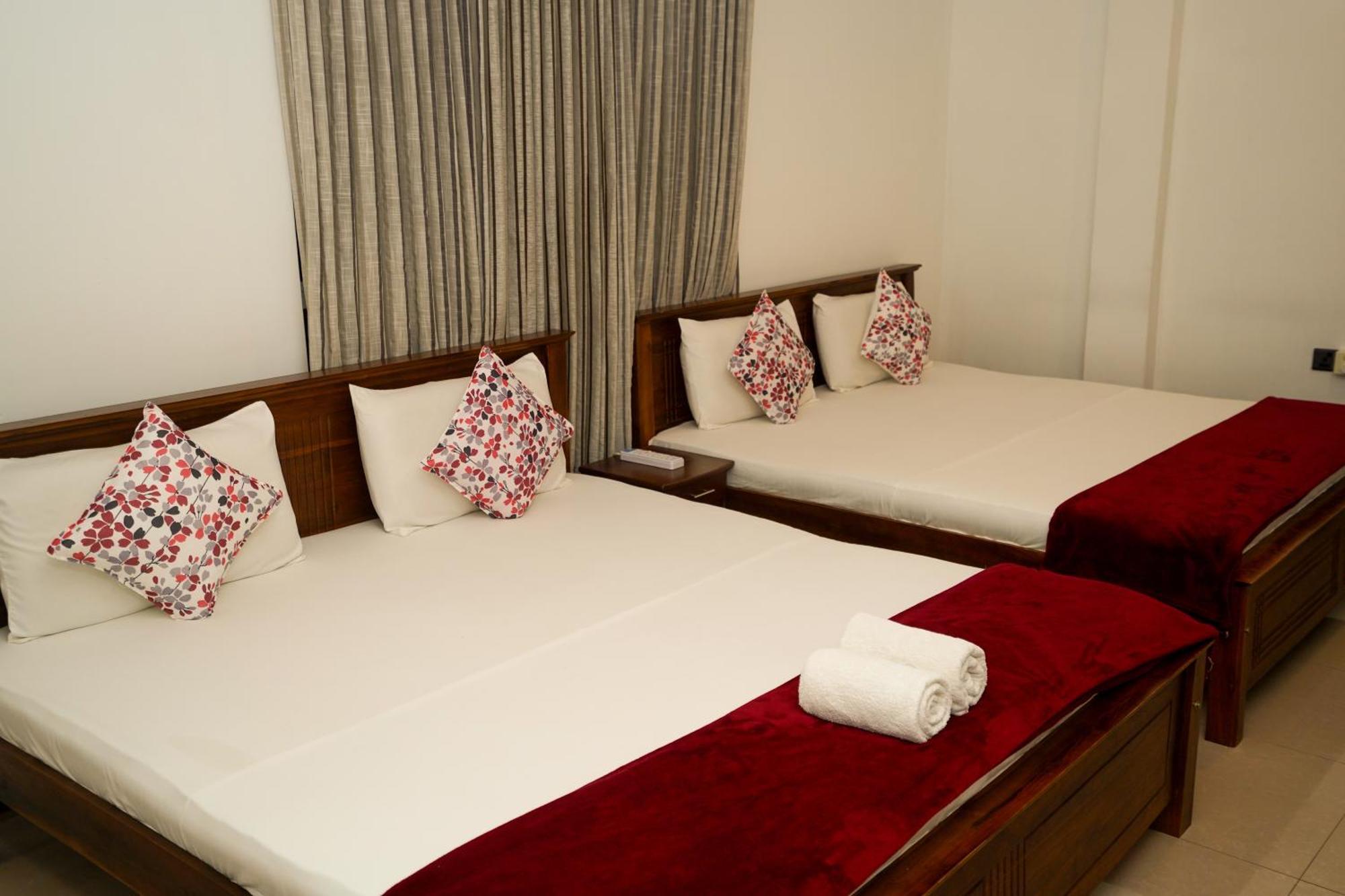 Airport 4 Season Transit Hotel Катунаяка Экстерьер фото