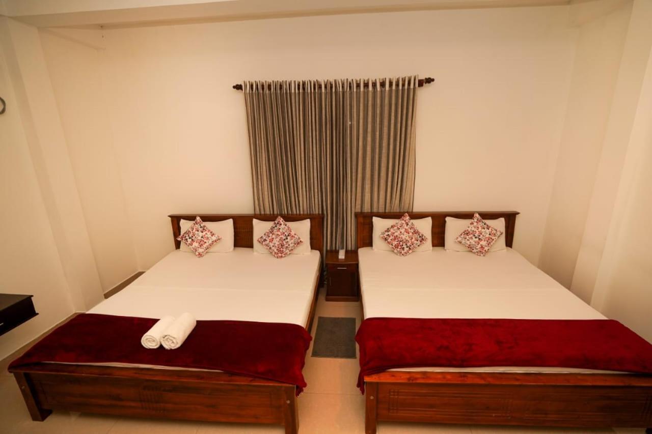 Airport 4 Season Transit Hotel Катунаяка Экстерьер фото